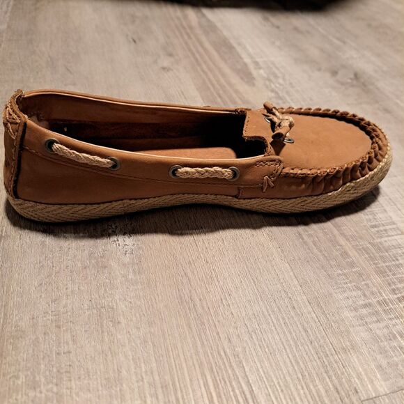 UGG Womens Shoes Size 6.5 Brown Moccasins Flat Slip-On Leather Upper - Picture 4 of 10
